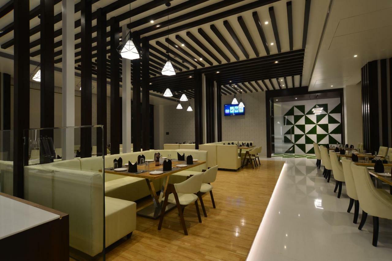 Hotel Jhankar Palace Dhule Екстер'єр фото