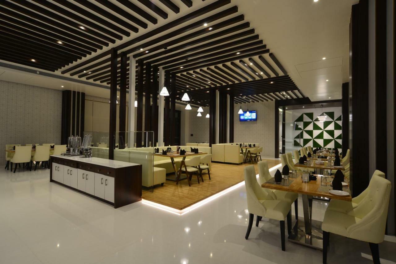 Hotel Jhankar Palace Dhule Екстер'єр фото