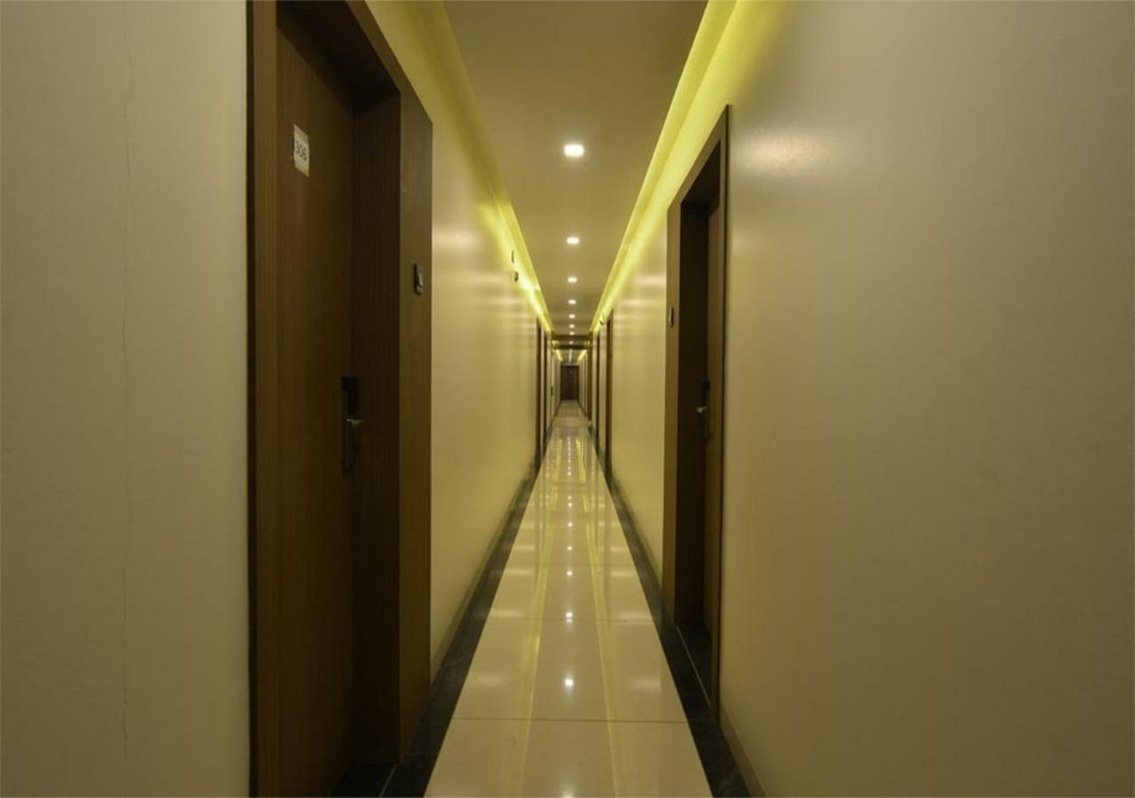 Hotel Jhankar Palace Dhule Екстер'єр фото